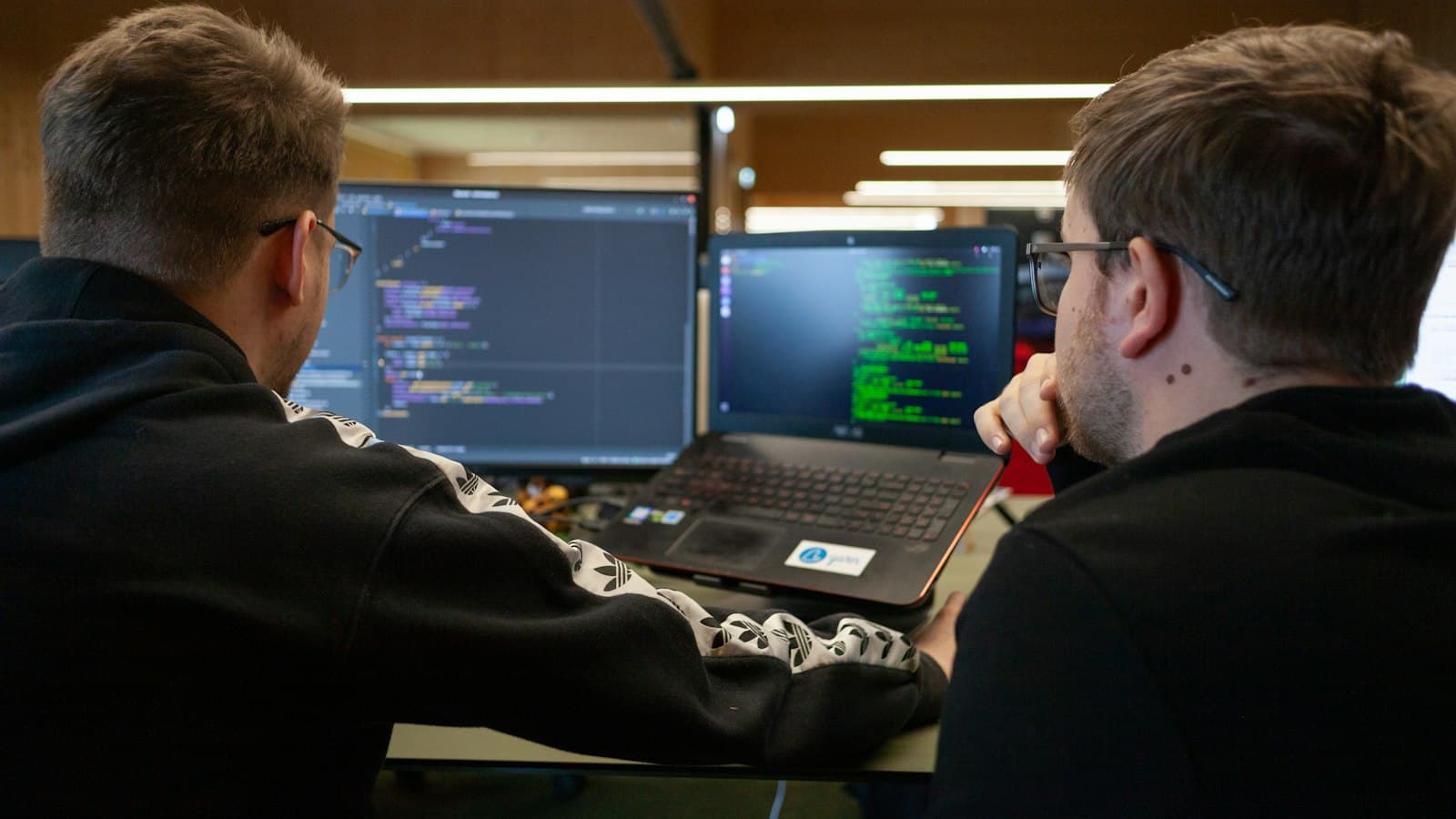 Git 2.56 Yenilikleri: git add --resolved, Birleşmiş Dalları Toplu Silme ve 70 Kata Varan Hızlanma